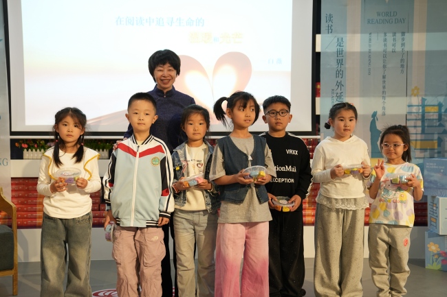 五一惠民书市|在阅读中感受生命的温暖和光芒